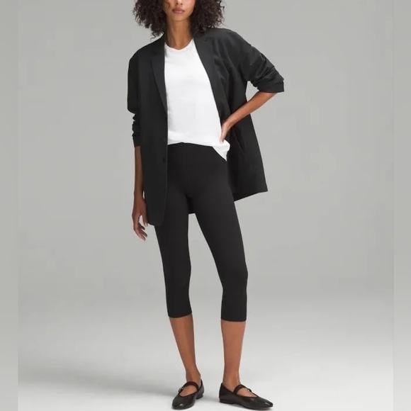 Lululemon Athletic Capri Leggings Size 8 - Picture 1 of 6